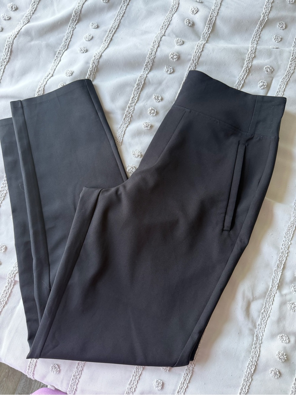 Athleta Black Endless Trousers 6 tall EUC
